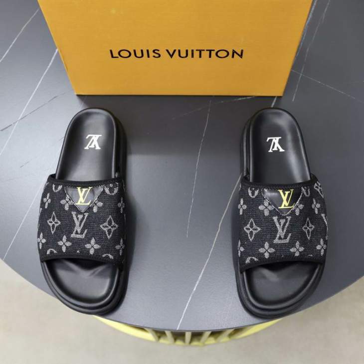 Picture of Louis Vuitton Slippers _SKULVsz38-45hnx05021510